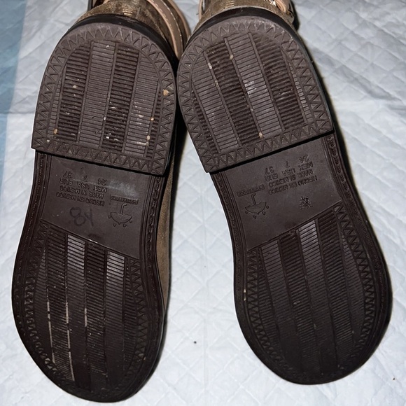 ULAN Riny Steps faux suede ankle boots round toe Sz 4 - Picture 8 of 10